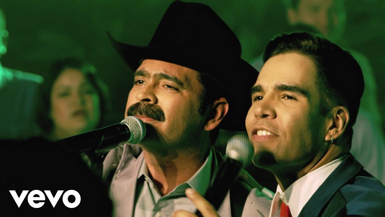 Me Gusta Vivir De Noche/ Amor Platónico/ Mundo De Amor (Medley)