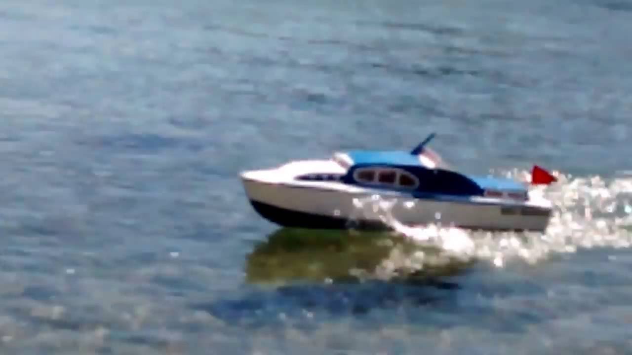SEA QUEEN RC boat on 4s Lipo's and brushless motor
