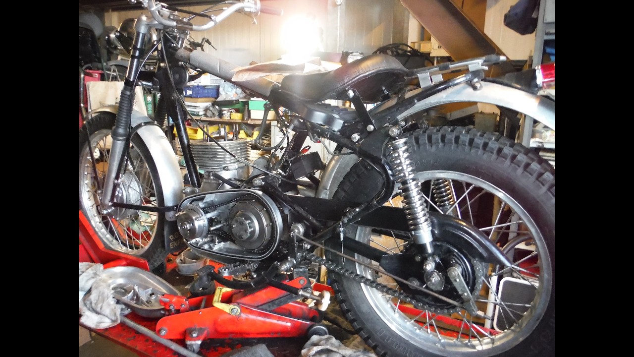 Мотоциклу Royal Enfield Bullet требуется ремонт двигателя и многое другое. 12. Из-за незначительн...