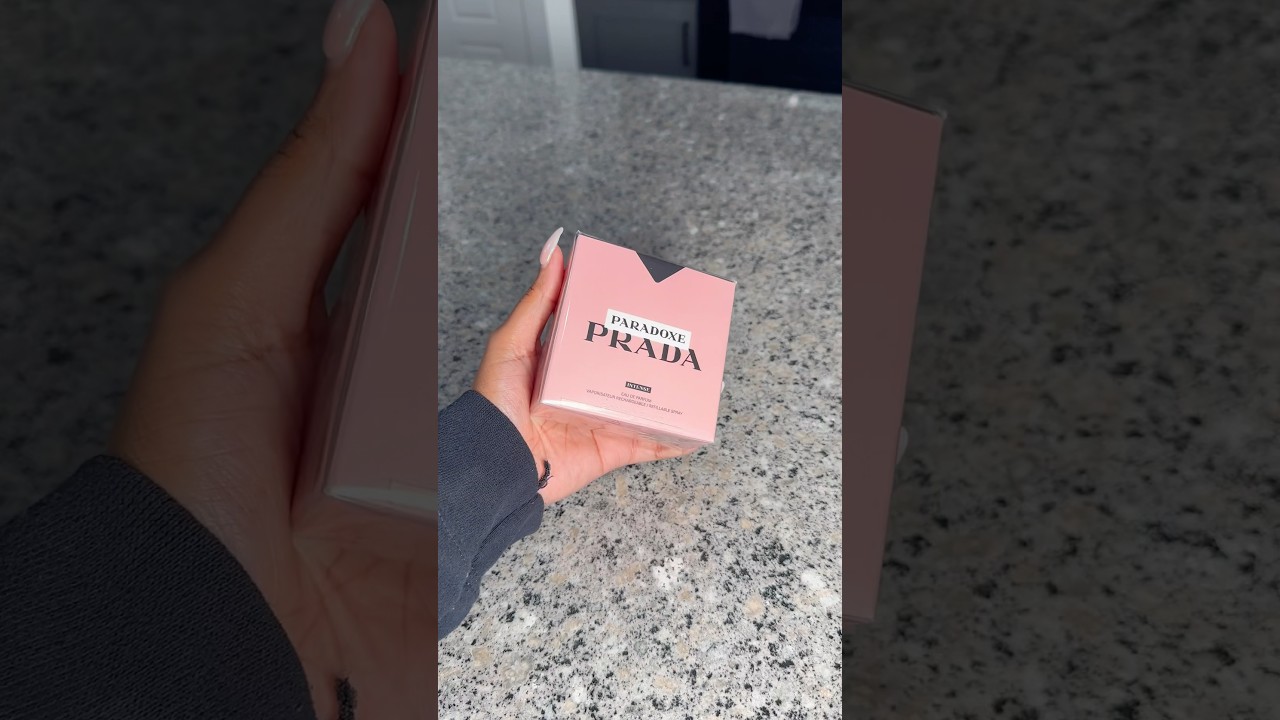 Интенсивная распаковка Prada Paradoxe