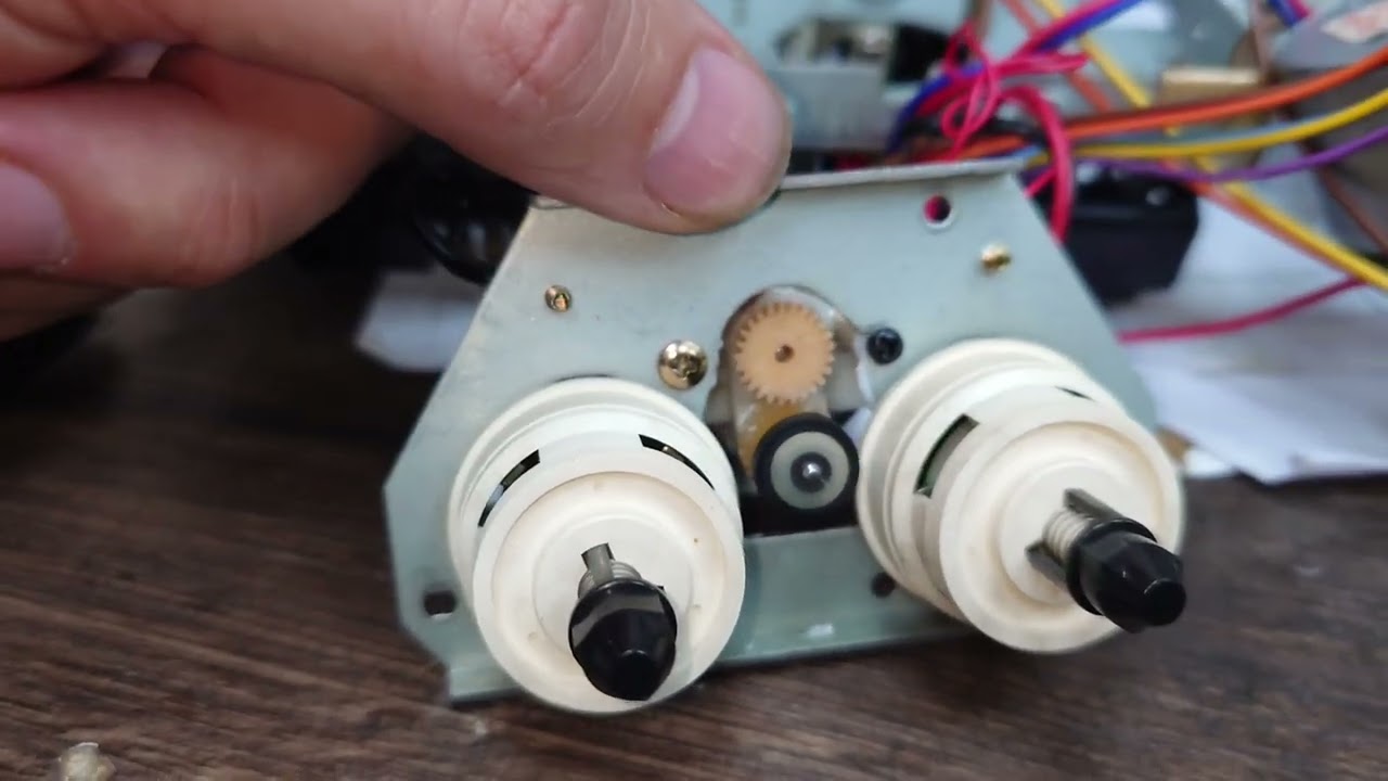 Виготовлення та установка гумки ідлера TEAC R-888X