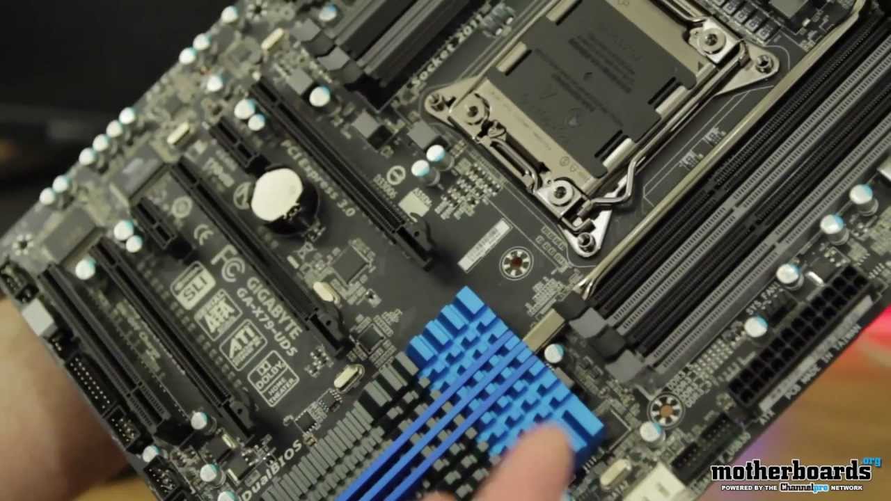 Gigabyte X79-UD5 Ultra Durable Motherboard Unboxing & Hands-On