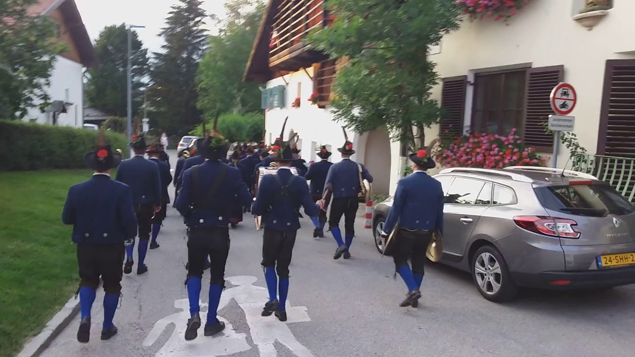 Platzkonzert beim Tourismusgarten   in Igls  mit der SPECKBACHER Musikkapelle Rinn