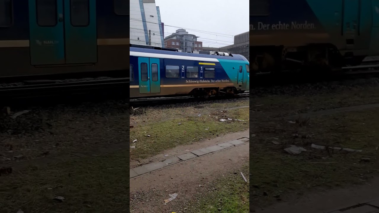 🚆 Triebzug Stadler Flirt Akku 526 f&auml;hrt im Doppel als erx RE 83 von Kiel-Hbf in Richtung L&uuml;beck