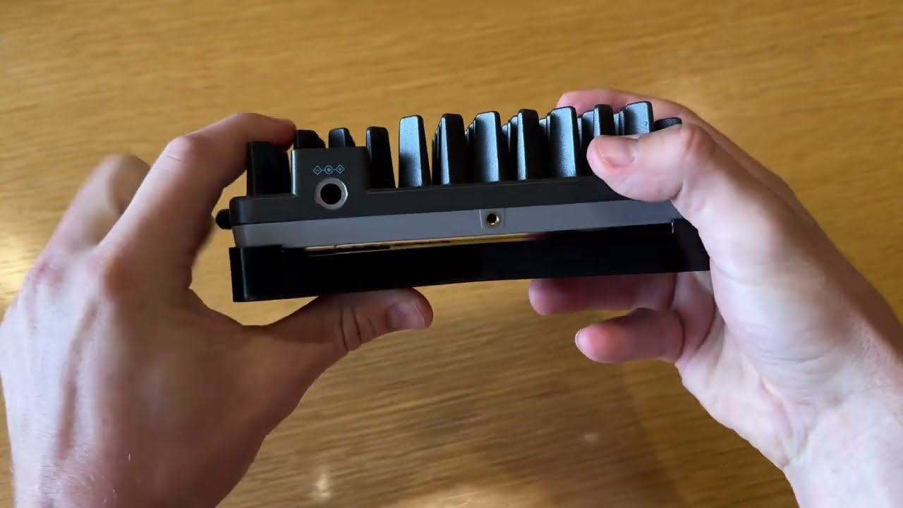 Cel-Fi ROAM R41 Mounting Plate