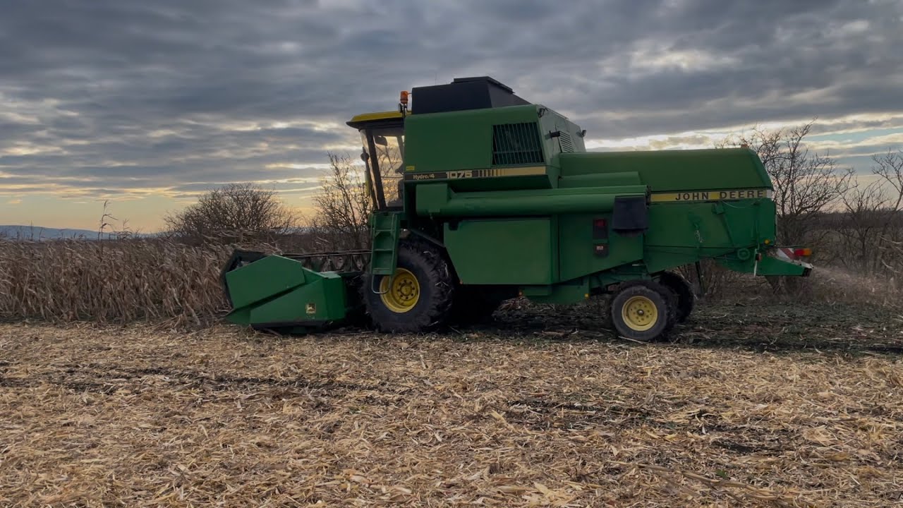 Молотимо кукурудзу зимою на John Deere 1075 hydro @JohnDeere