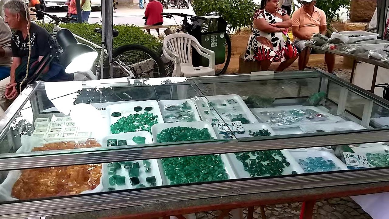Conheça um pouco mais da feira de pedras preciosas em  Teófilo Otoni