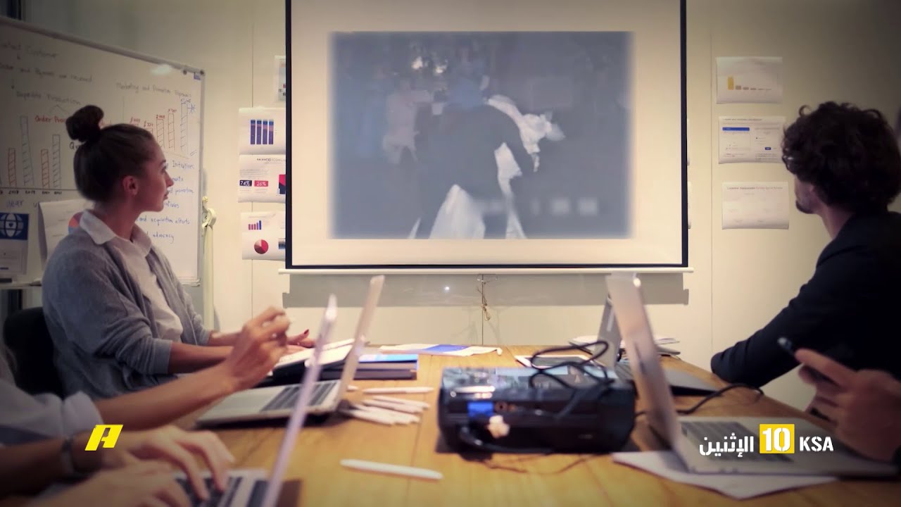 استمتعوا بهذه الفيديوهات التي تصور أشخاصا أوقعهم سوء حظهم في مواقف مضحكة