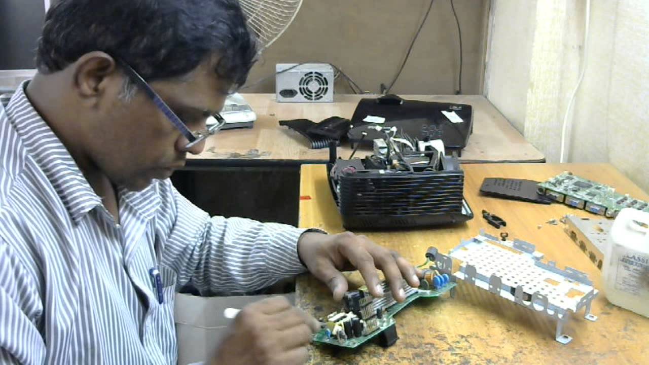 infocus in 102 projector ,problem is 5minites working,but after 5 minite suddenly power off and soll