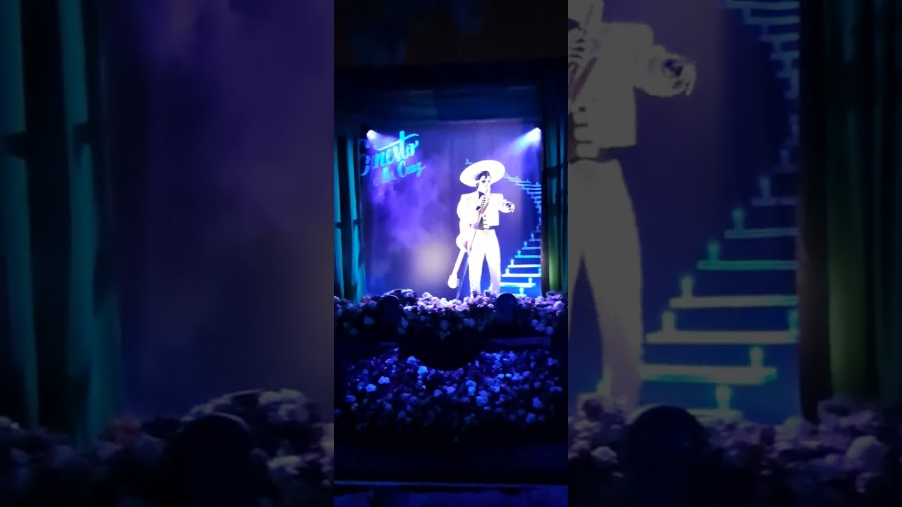 Ernesto De La Cruz at Oogie Boogie Bash