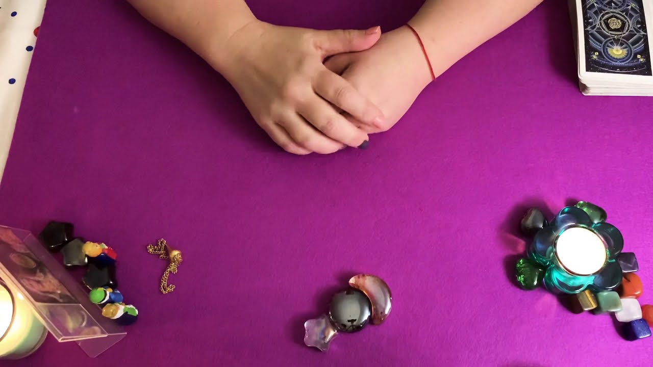 QUÉ le ocurre ‼️⁉️ POR QUÉ no se ACERCA ‼️⁉️ Tarot interactivo 💥Almas G💥Persona E💥