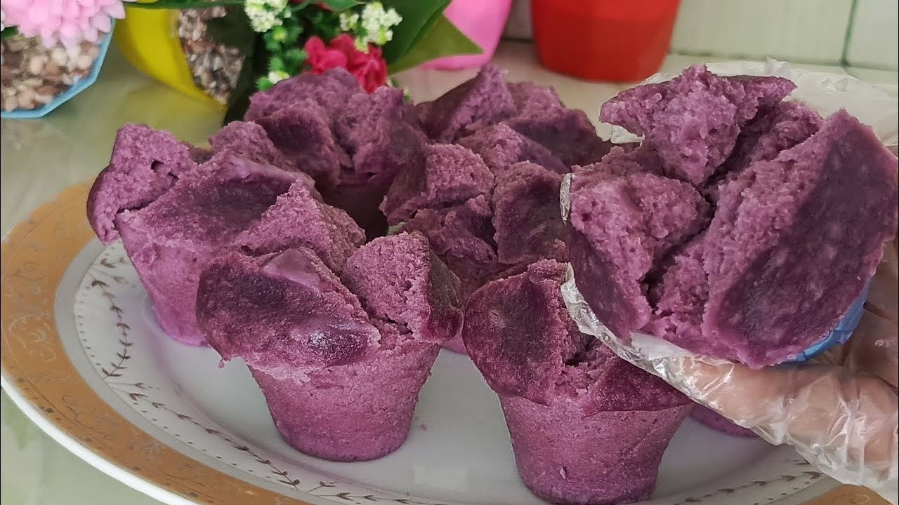  Ubi ungu tak ada matinya,kue apapun masuk,kali ini dipakai apem mekar @happypensiun #apemmekar 