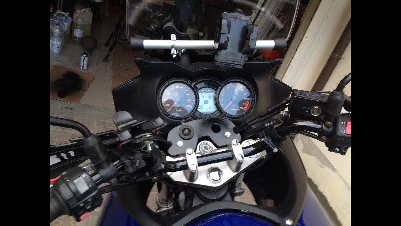 vediamo tutte le modifiche e gli accessori del V-strom 650 DL   V24