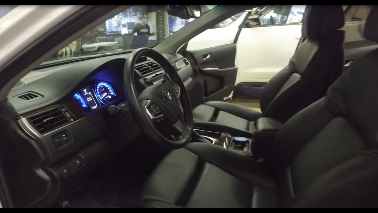 Toyota Camry и комфортные сиденья BMW + саб в Land Cruiser 200