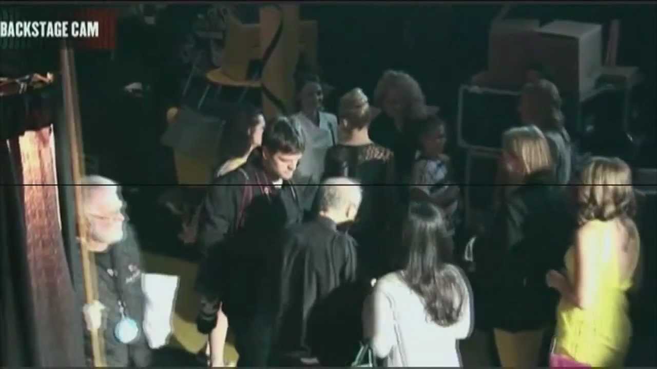 Kristen Stewart, Twilight cast, and Jodie Foster backstage