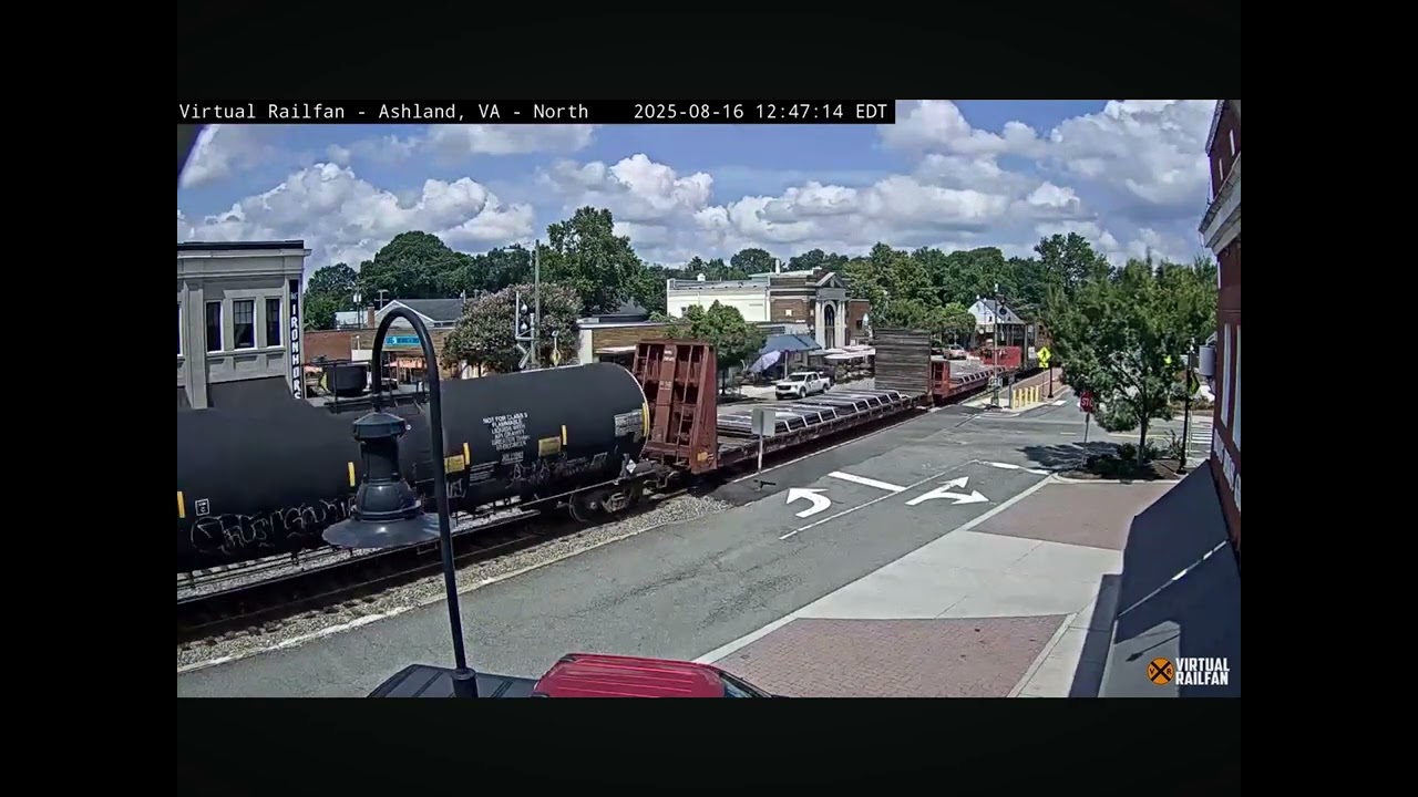 Csx Gevo and AC44 lead a manifest