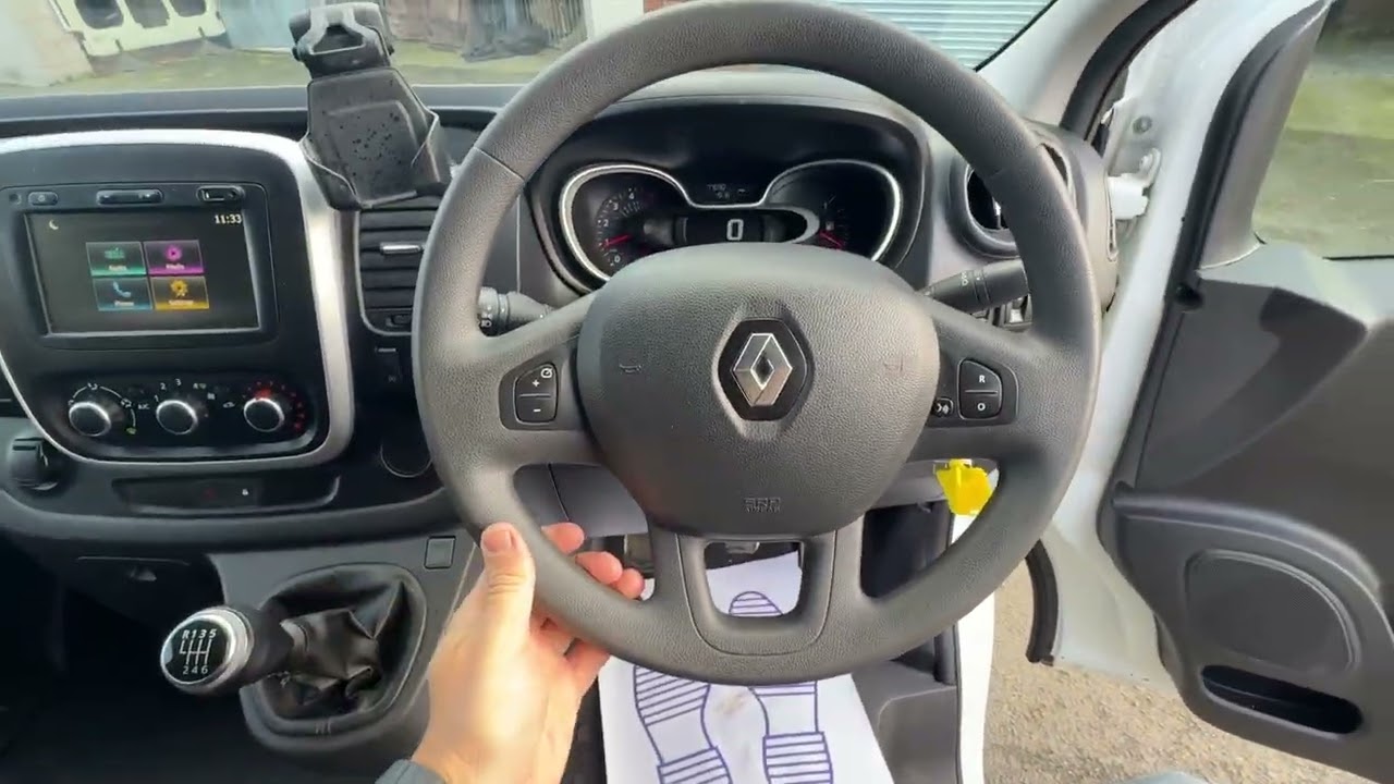 RENAULT Trafic business plus 71 plate 77k miles SWB 