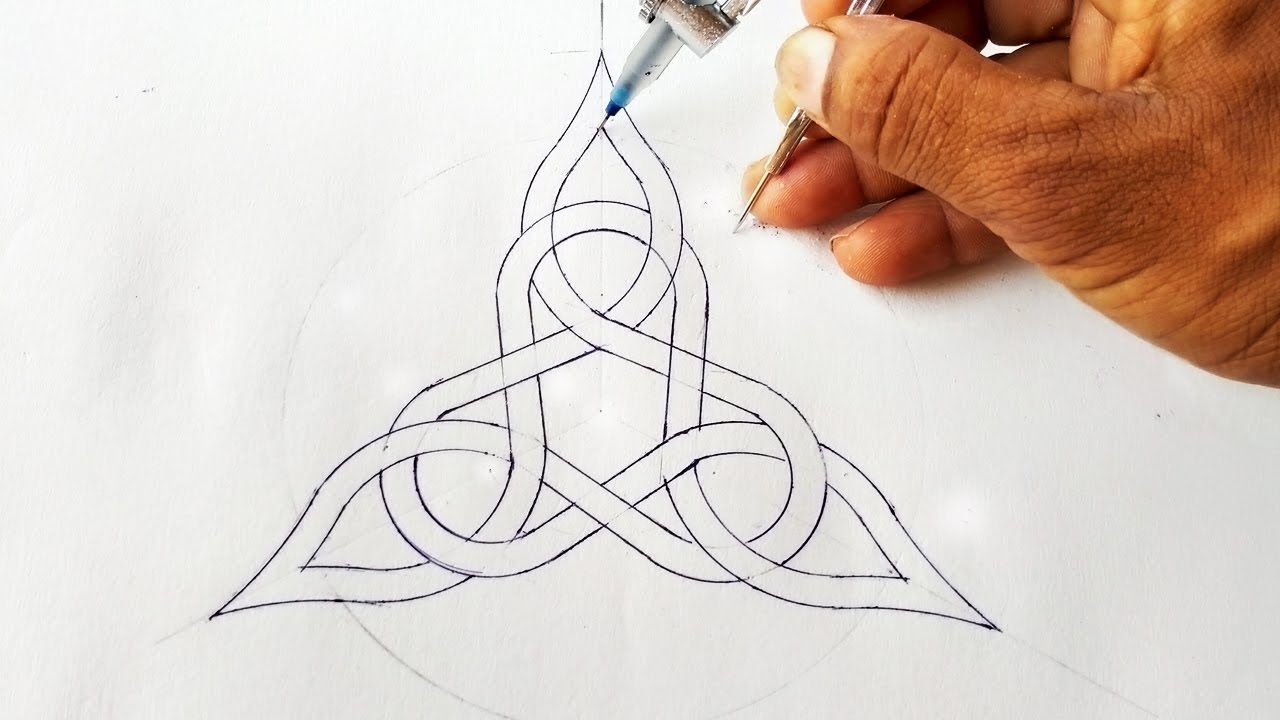 How to Draw a Triangle Celtic Knot / Scroll Saw Pattern