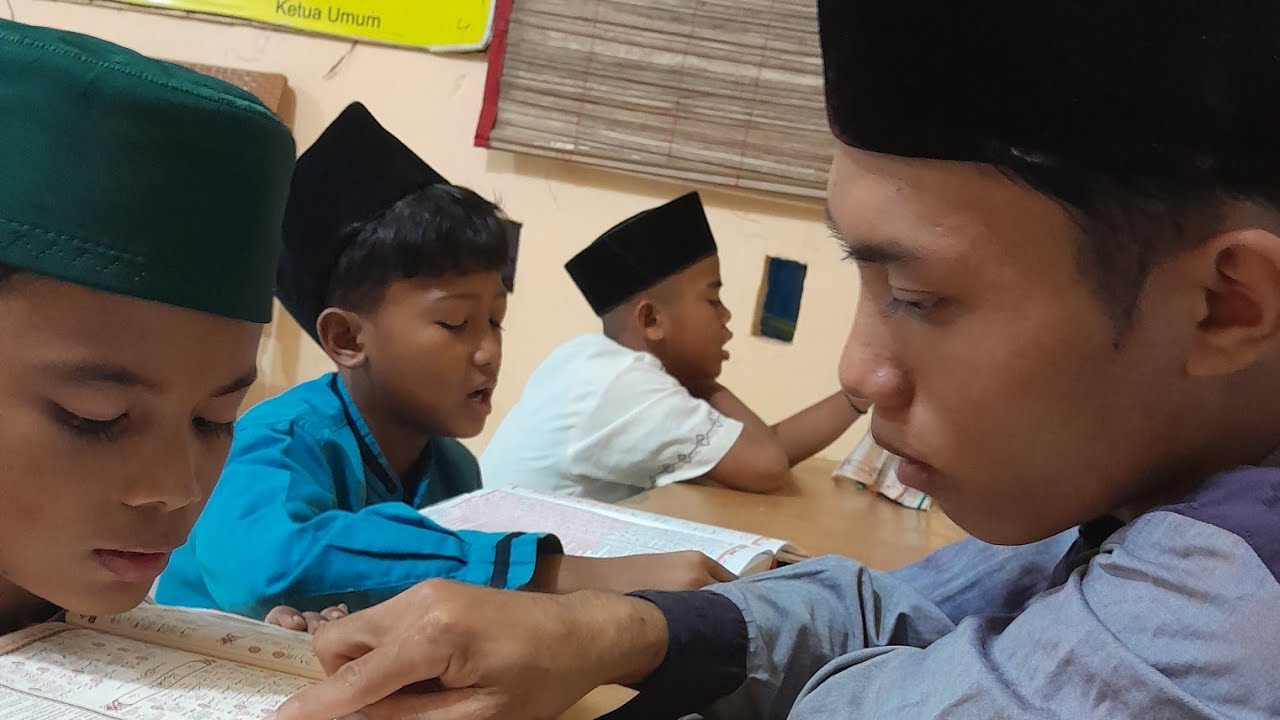 Belajar Membaca Al-Fatihah Sesuai Tajwid dan Halaman