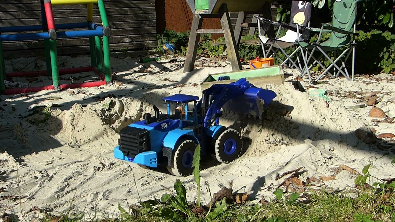 3D print wheel loader Hitachi 370 ZW, first trip in the sand