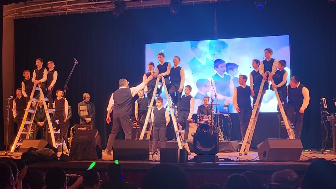 NY Yeshiva boys choir singing Just dream on @oorahofficial  Oorafest concert