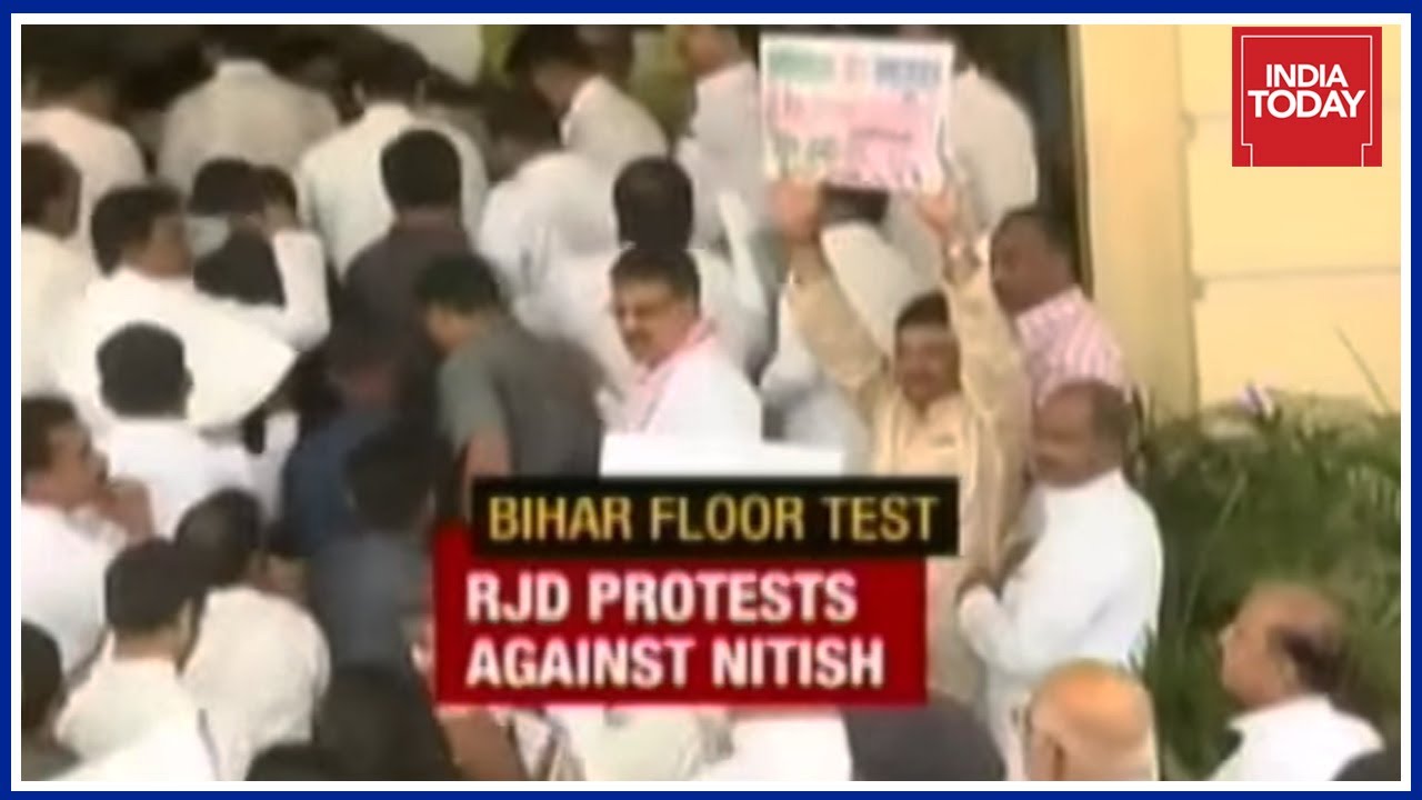 RJD And Congress MLAs Are Protesting Against Nitish Kumar's 