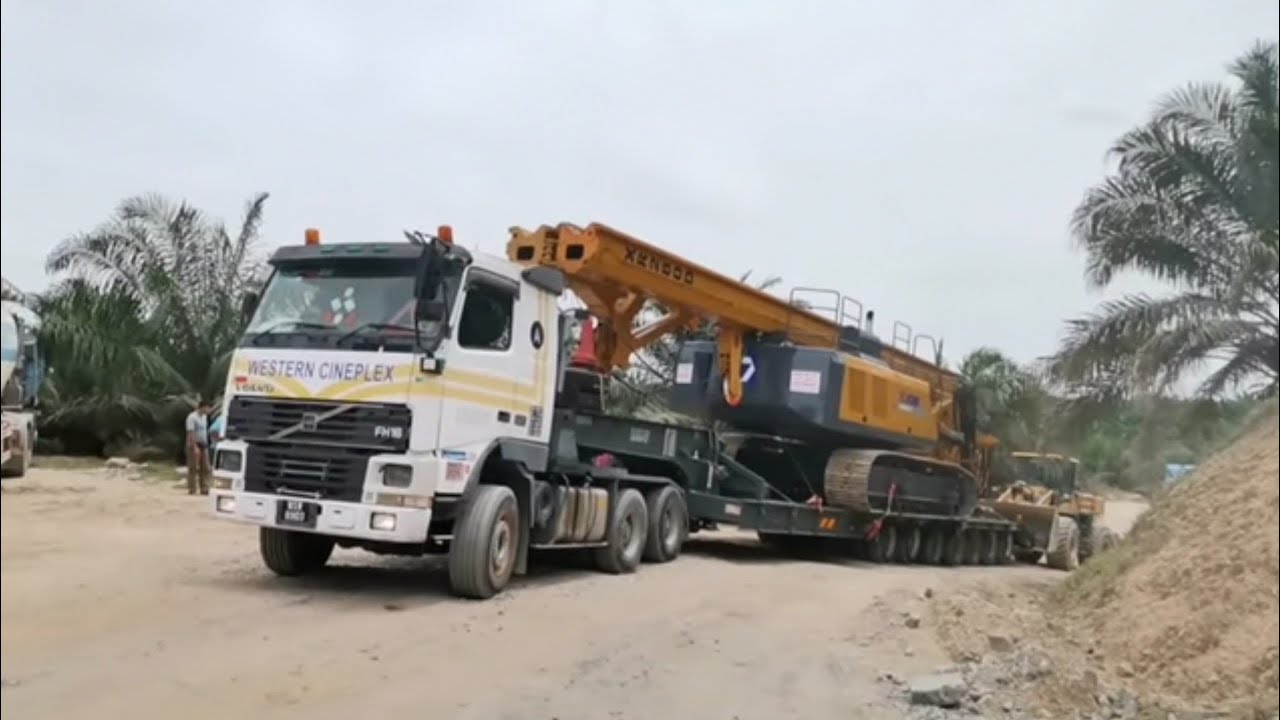 VOLVO FH16 520 LOW LOADER TAK LEPAS NAIK BUKIT DI JAMBU BONGKOK. Part 2/6