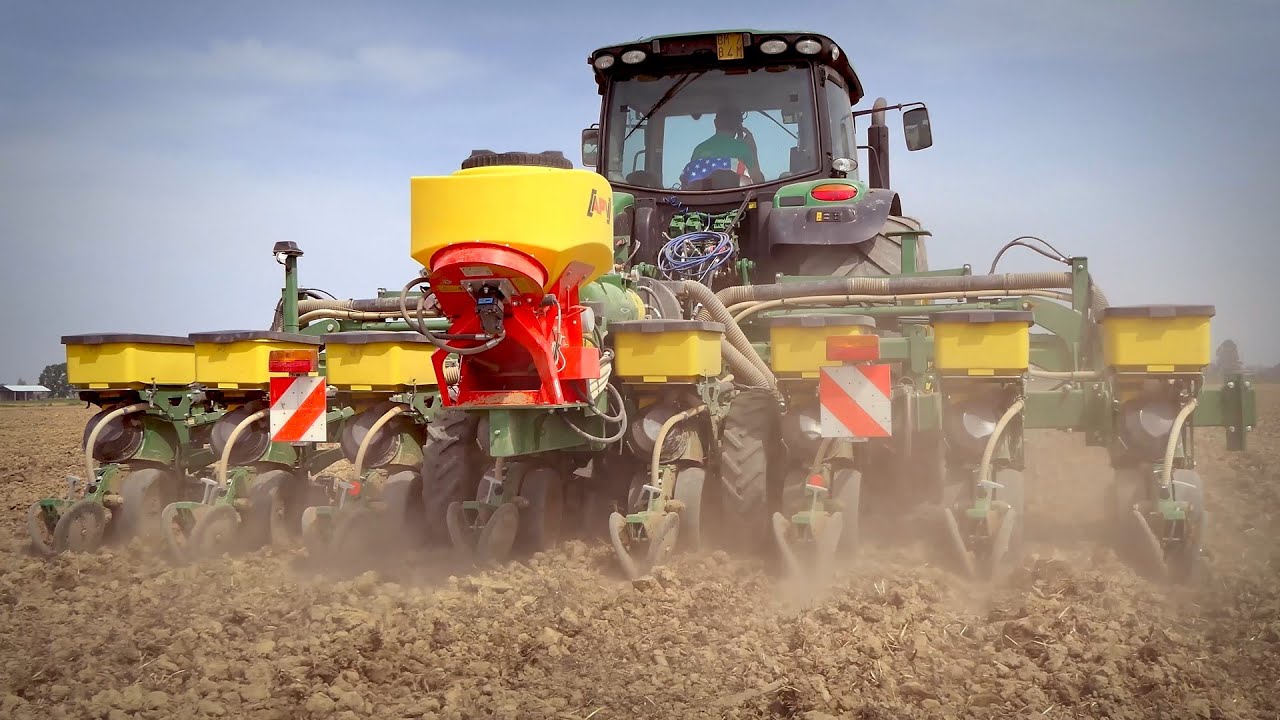 La nuova seminatrice di precisione 1725NT. Veloce. Precisa. Connessa | John Deere IT