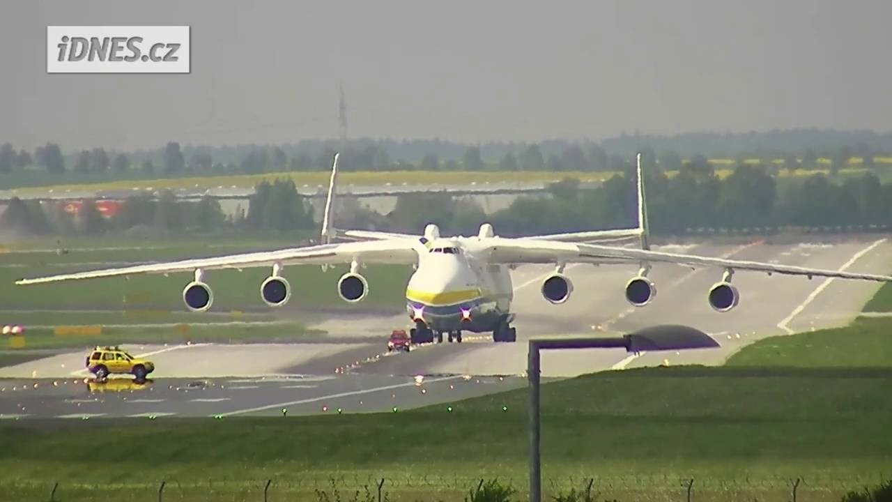 Antonov 225 Mrija v Praze 10.5.2016 Landing in Prague