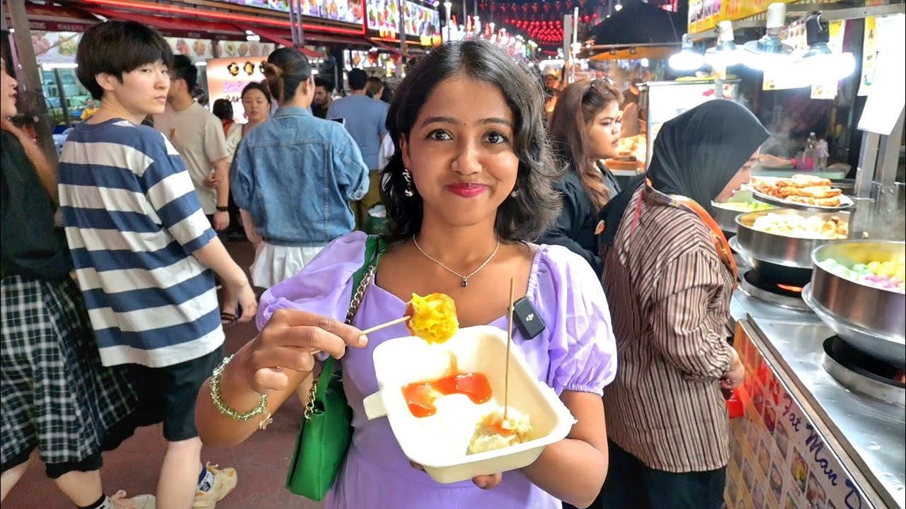 A walk through JALAN ALOR FOOD STREET in Kuala Lumpur, Malaysia 🍜 😍 | Anagha Mirgal | Food Tour