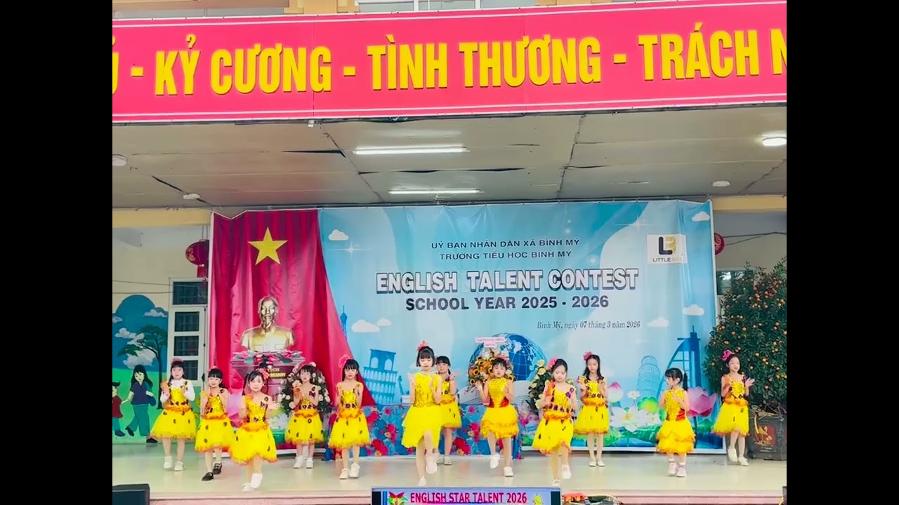 Nụ cười thiên thần chào mừng hội thi 
