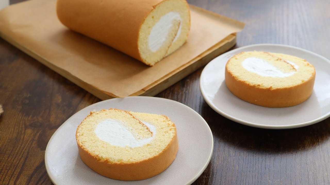 Cách mới làm bánh bông lan cuộn siêu mềm xốp | Fluffy roll cake recipe
