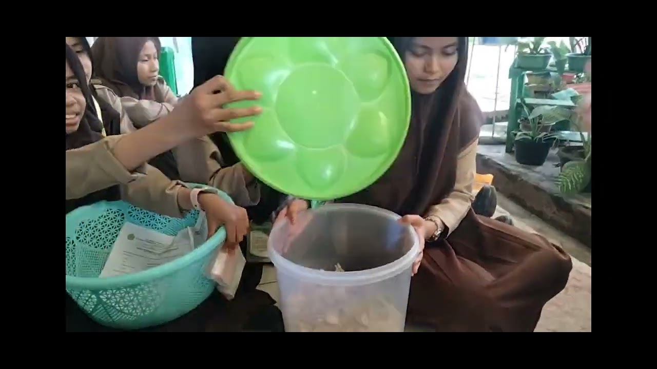KOKURIKULER MTS AL-FALAH ARUNGKEKE.  ( KEWIRAUSAHAAN)