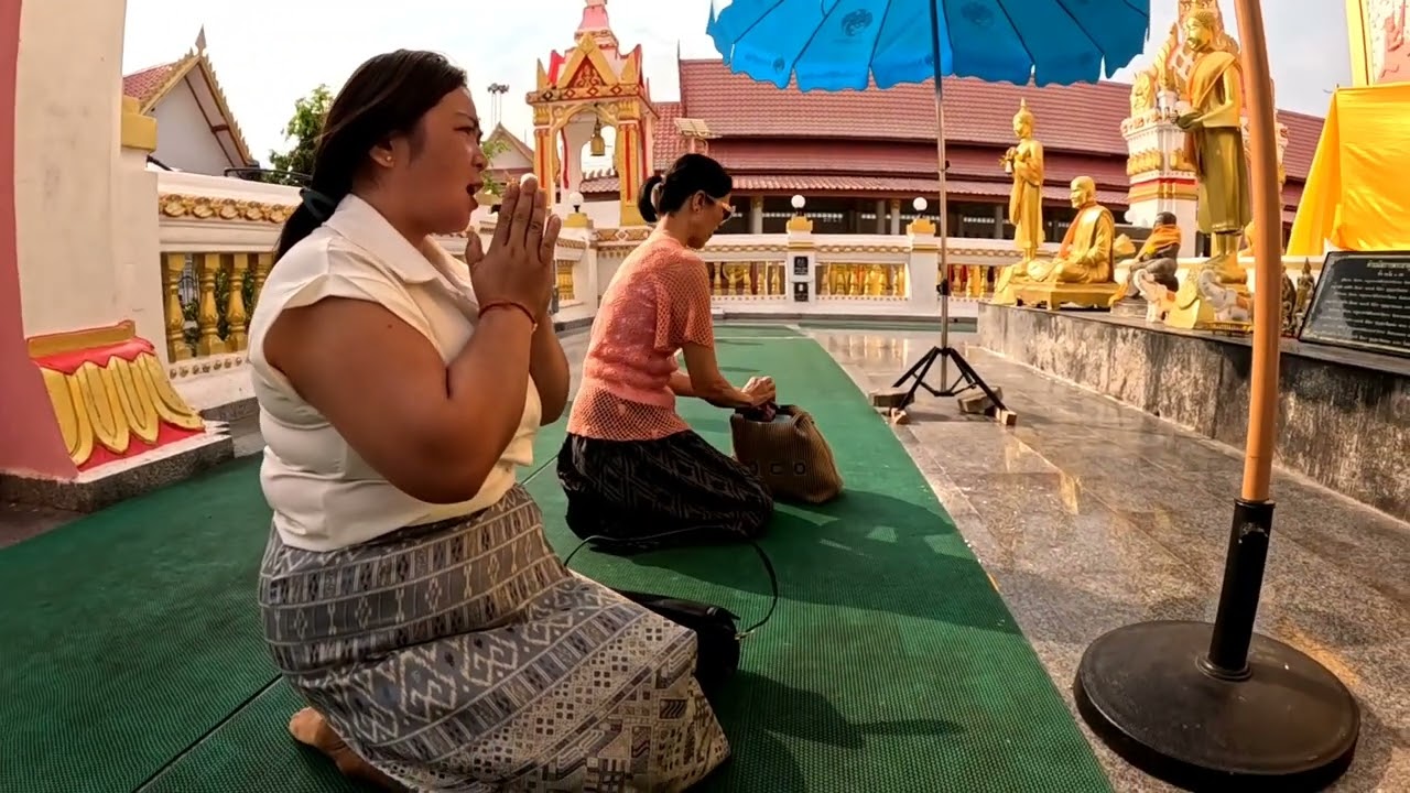 ได้มาไหว้พระธาตุเรณูกับทีมงานคุณแม่อุษา พัทยา🇹🇭......