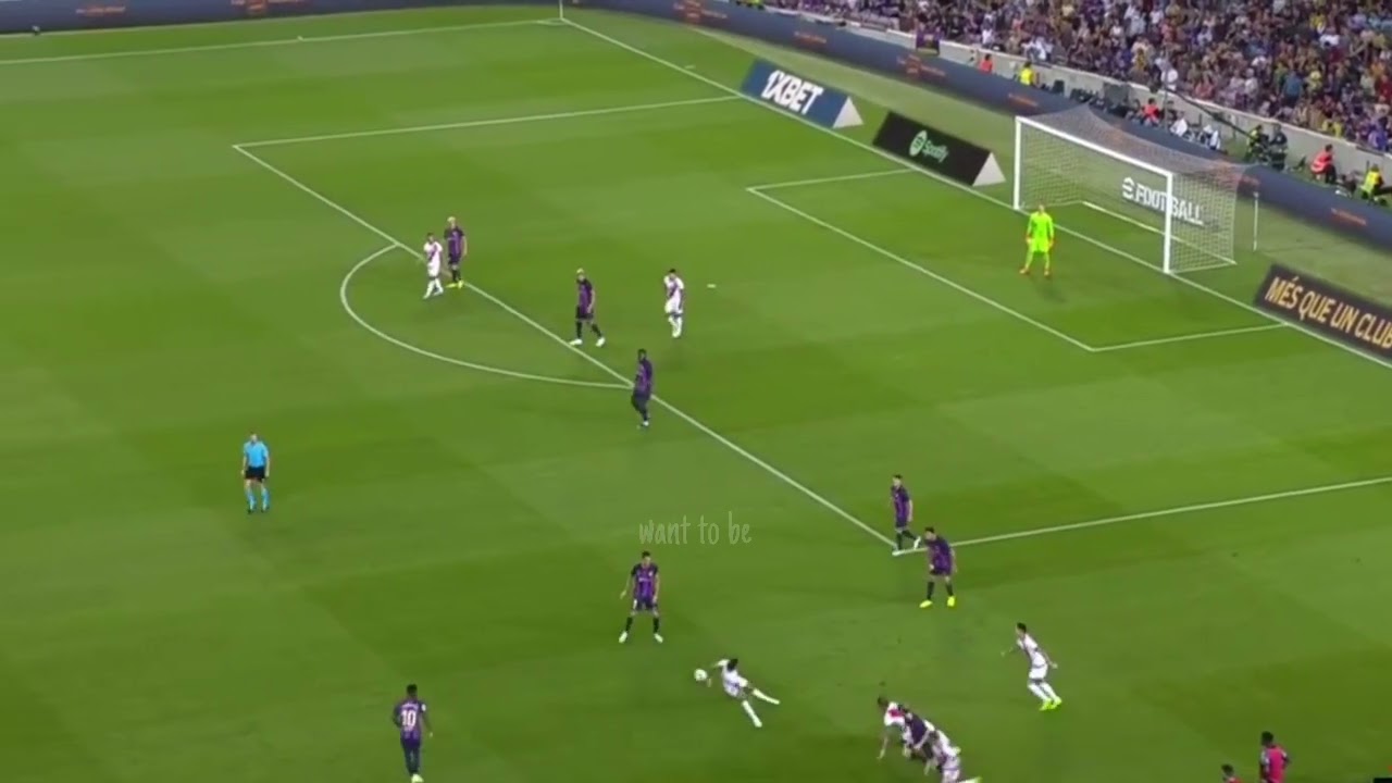 ansu fati show nutmeg when build up attacking #nutmeg #football #footballskills #barcelona