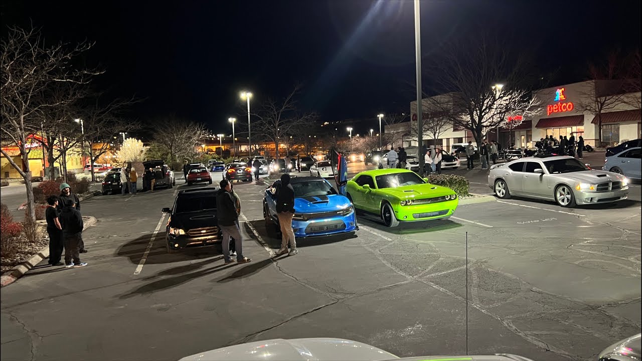 FRIDAY NIGHT CAR MEET! CRAZY LINEUP 🤩🔥