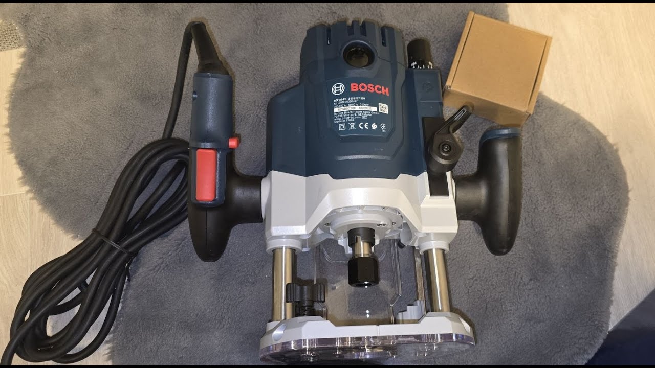Bosch GOF 20-12 Распаковка электрической фрезы от Бош на 2000W. BOSCH GOF 2000W.