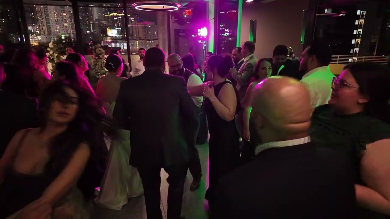 7 Minutes of Straight Miami Brickell Wedding by Bilingual NYC DJ - Miami Bass - Pop - Vallenato #dj