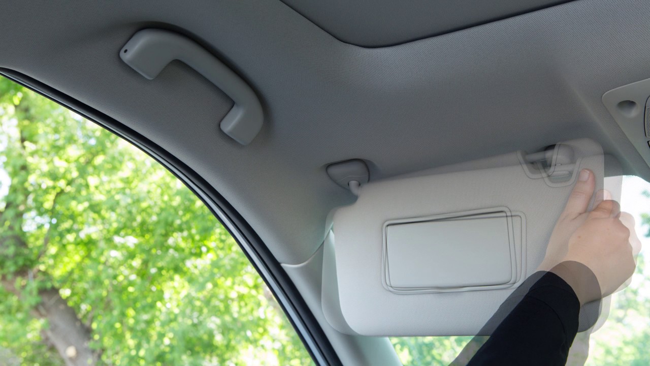 2017 INFINITI QX50 - Sun Visor