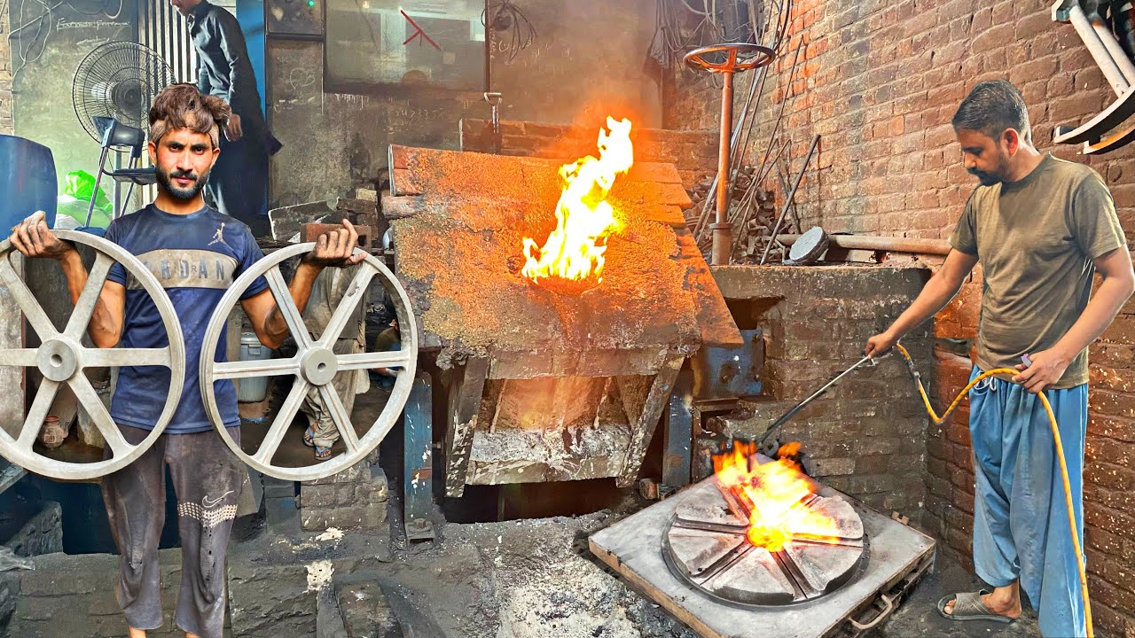 How Belt Pulley wheel are made in local foundry || iron Casting of V Belt Pulley  #logicskills