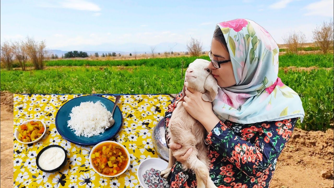 How a girl cooks alone ? | Village Girl Cooks Vegetables Tastier Than Meat 