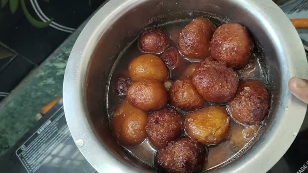 గులాబ్ జామ్ ఇలా తయారు చేసుకోండి#viral #food #homemade #cookingathome @sampoornavlogs 