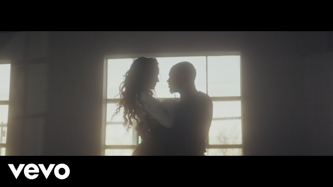 Skylar Stecker - Obvious [Official Music Video]