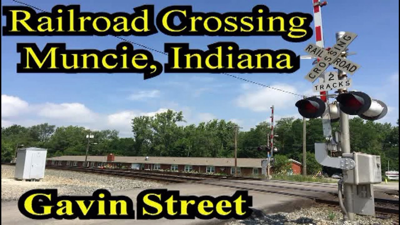 Railroad Crossing: Gavin Street in Muncie, Indiana, NS Single Main