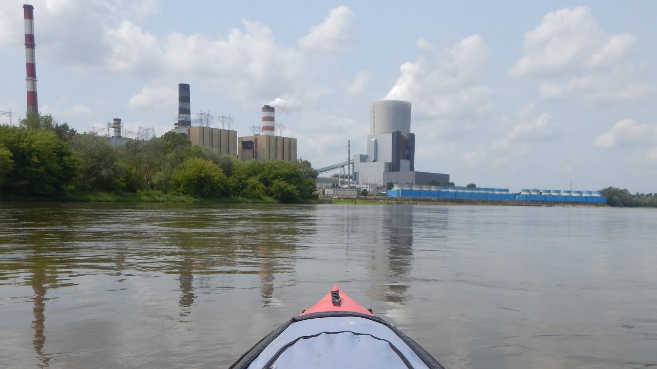Pr&oacute;g wodny przy Elektrowni Kozienice - przepłynięcie kajakiem.