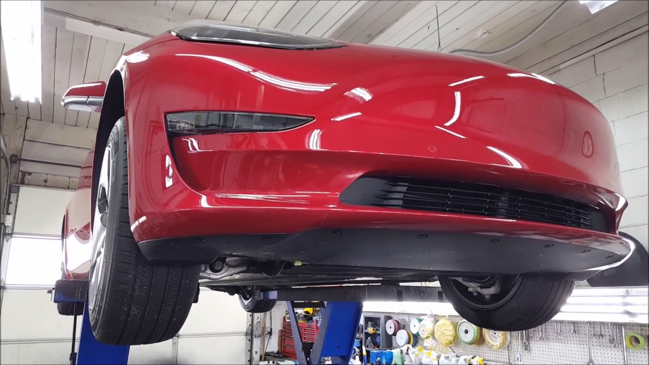 Осмотр днища Tesla Model 3 | Fresh Start Detail Beaverton