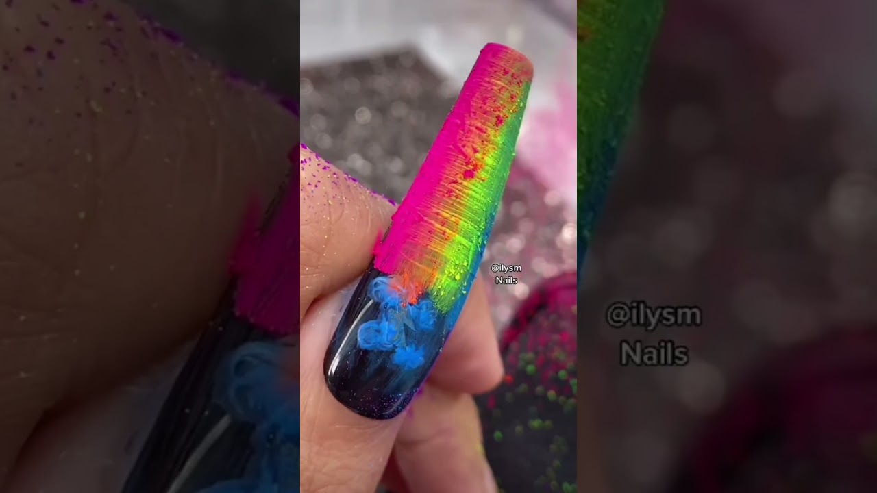 Нейл-арт 💅🏽StoryTime: &laquo;Моя лучшая подруга была одержима&raquo; (История/закадровый голос @kaylieleass) ...