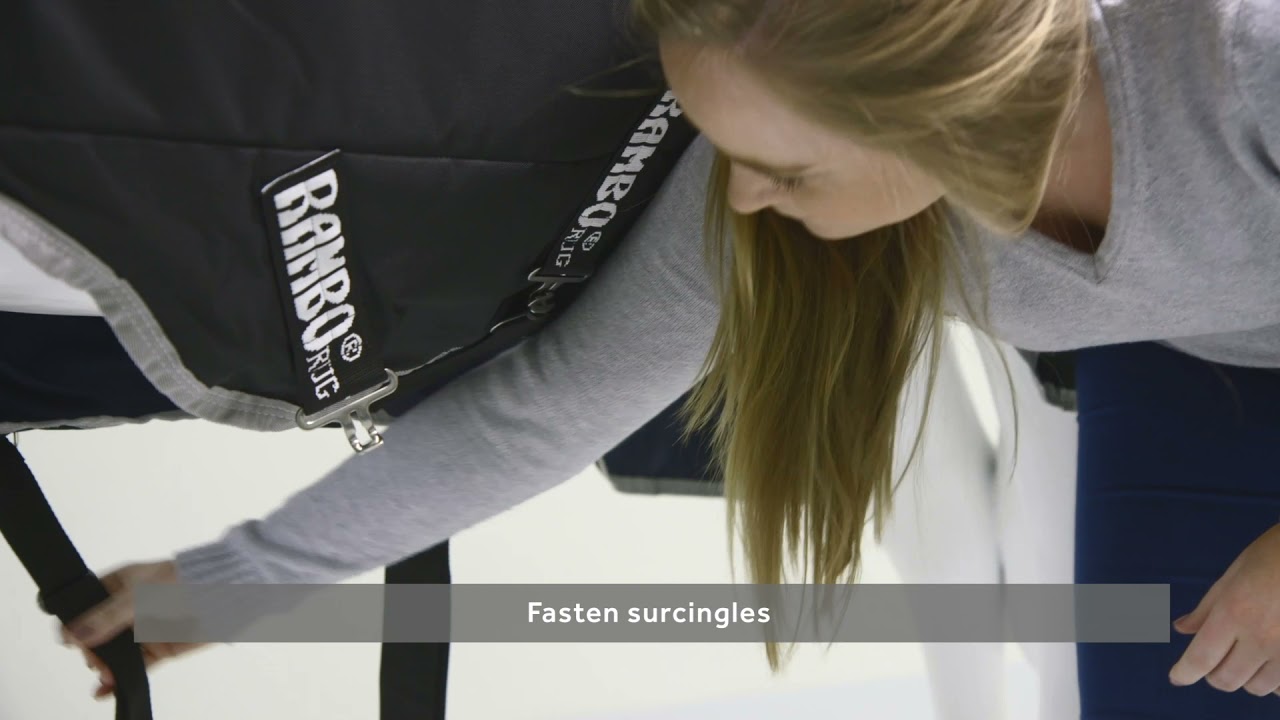 Wie passe ich eine Horseware Decke an?