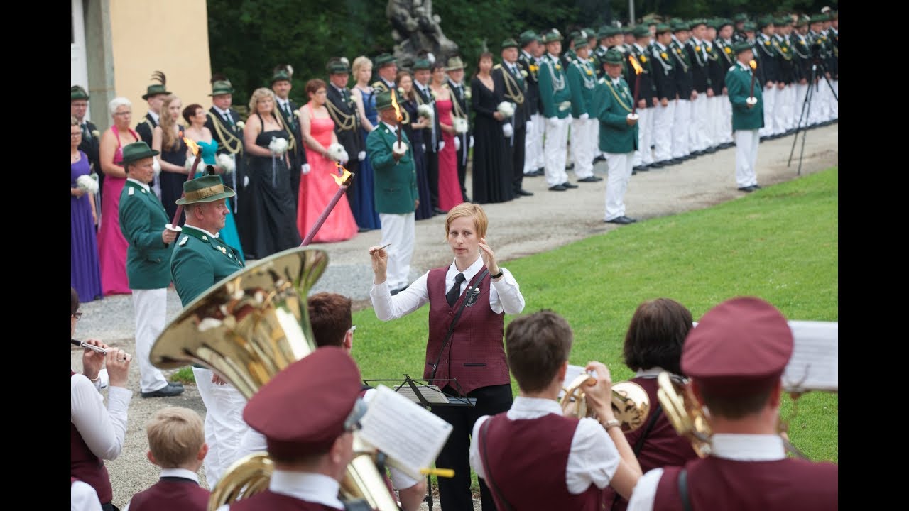 Schützenfest Diestedde: Großer Zapfenstreich am Schloss Crassenstein