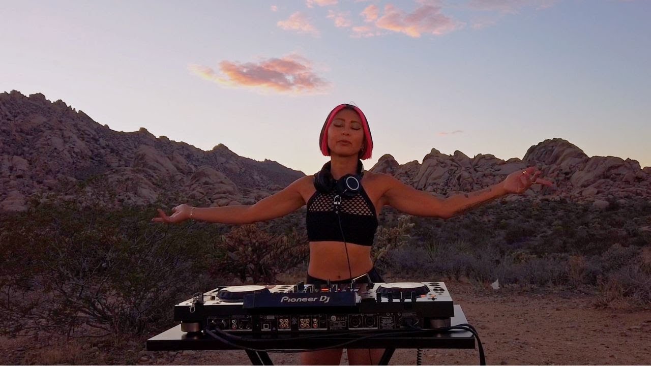 sunset mix to fuel your soul | melodic techno | TAY X Live @ Mojave Desert